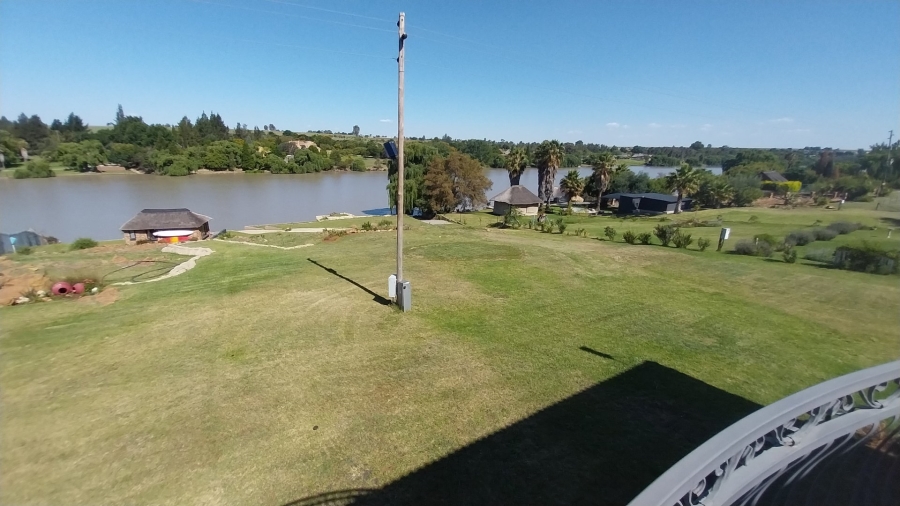 6 Bedroom Property for Sale in Deneysville Free State